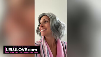 Pertunjukan Menggoda Lelu Love: Kecantikan Berpayudara Besar Di Nenek Saya Suka Bercinta Dengan Wig, Closeup Intim