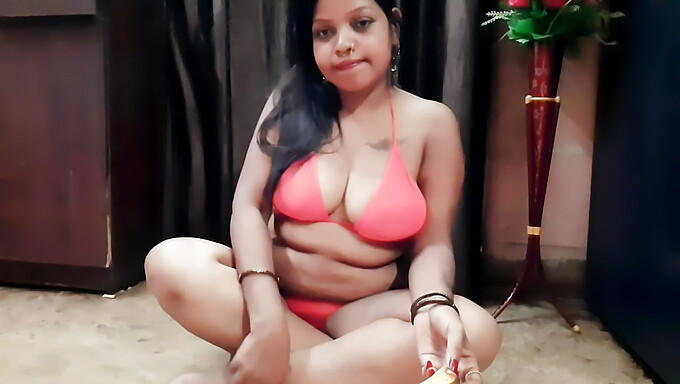 Show Bikini Và Chơi Một Mình Của Một Người Phụ Nữ Trưởng Thành Châu Á