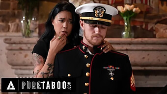 La Rencontre Érotique De Dana Vespoli Avec Son Beau-Fils En Uniforme Militaire De Son Défunt Mari