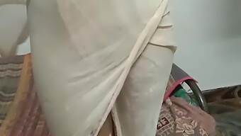 Vintage Indian Lady With Sharp Nipples And Clit Play