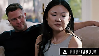 Asiatiske Skønhed Lulu Chu Snubler Over Sine Naboers Bdsm-Video Og Bliver Taget Ind Af Seth Gamble Og Kimmy Kimm